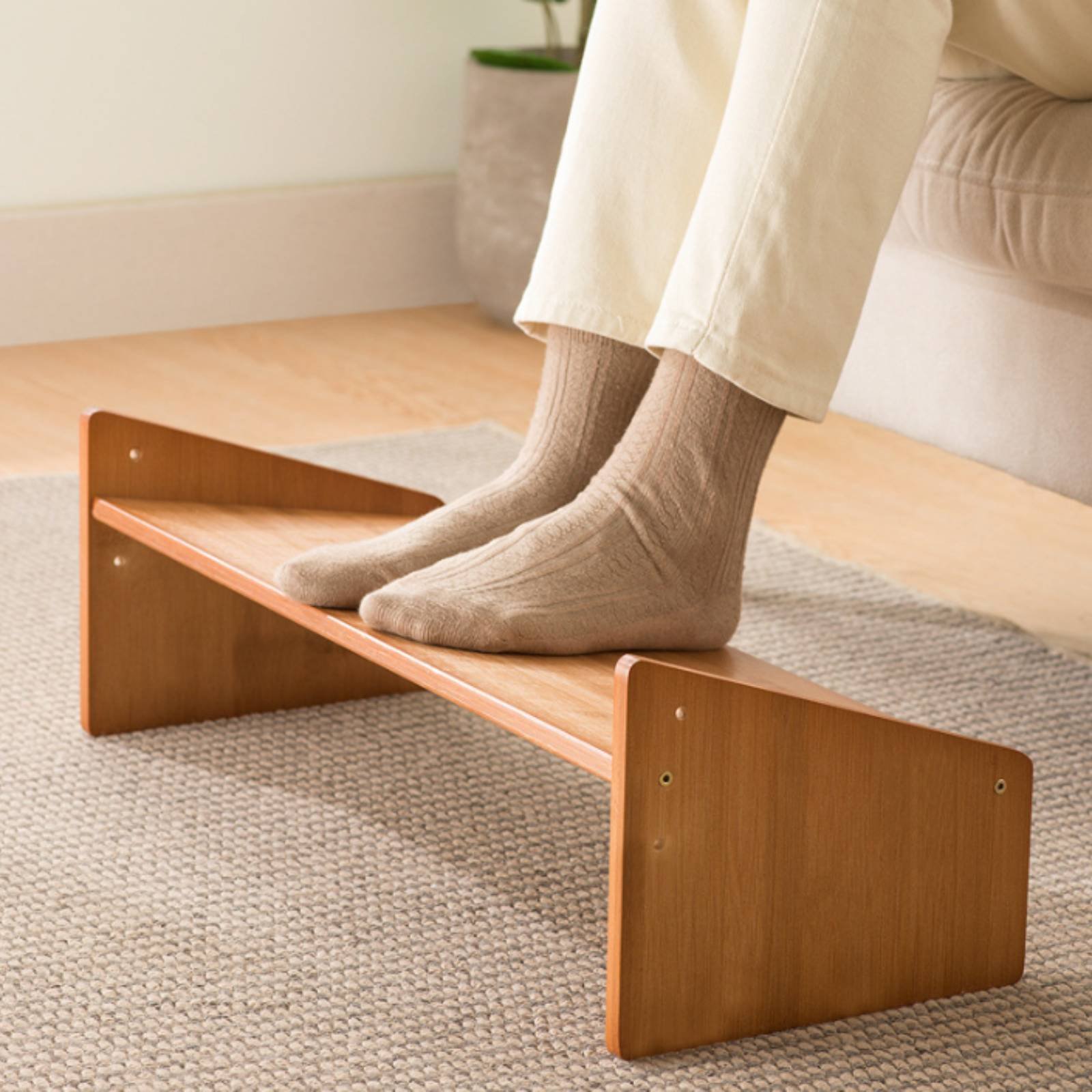 Office Chair - Sandaran Kaki di Bawah Meja Permukaan